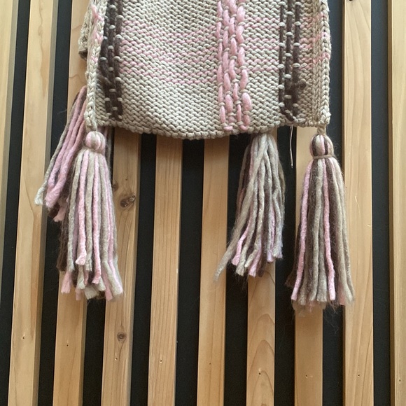 ETĒREO beautiful soft scarf NWT - Picture 6 of 9